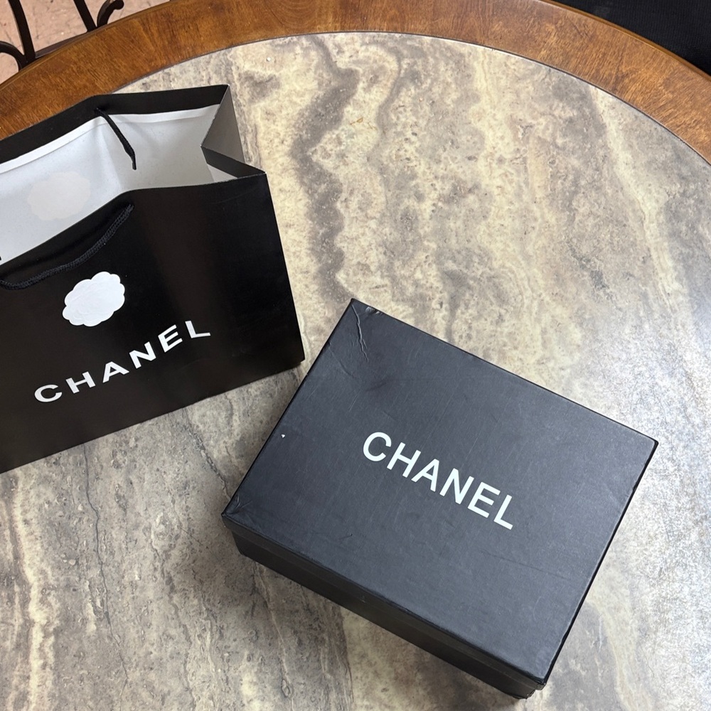 CHANEL Black Gift Set Packaging